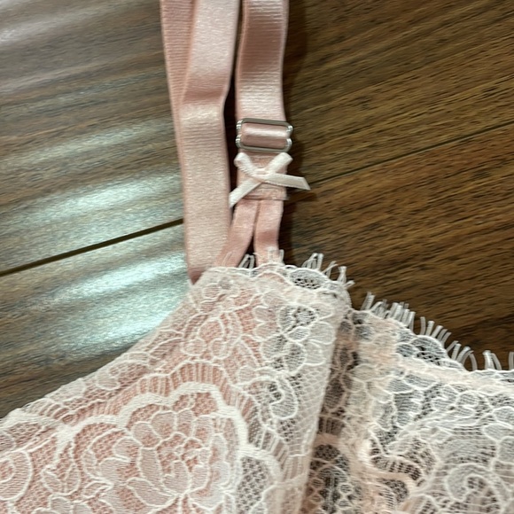 Victoria's Secret Push Up Bra - Picture 2 of 7